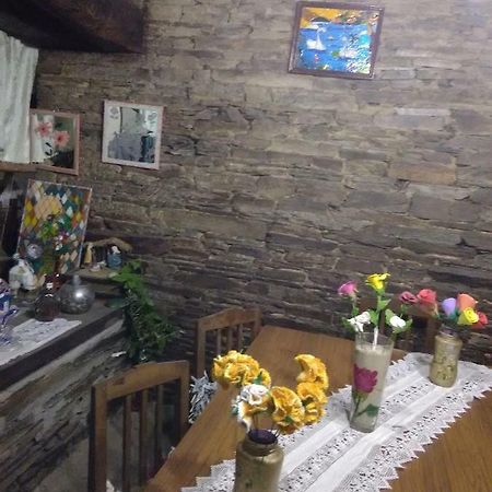 A Fonte Das Bodas Samos Bagian luar foto