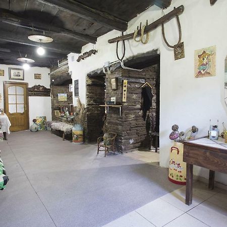 A Fonte Das Bodas Samos Bagian luar foto