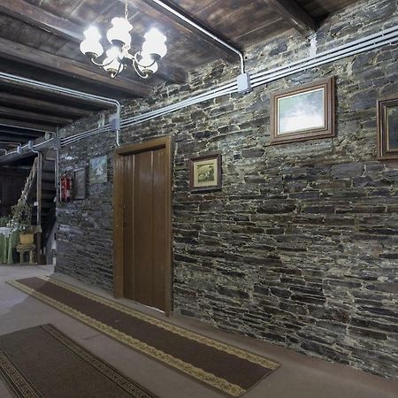 A Fonte Das Bodas Samos Bagian luar foto