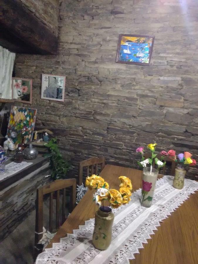 A Fonte Das Bodas Samos Bagian luar foto