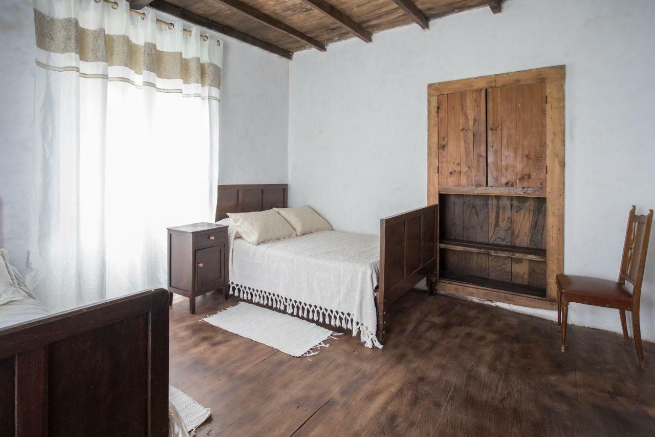 A Fonte Das Bodas Samos Bagian luar foto