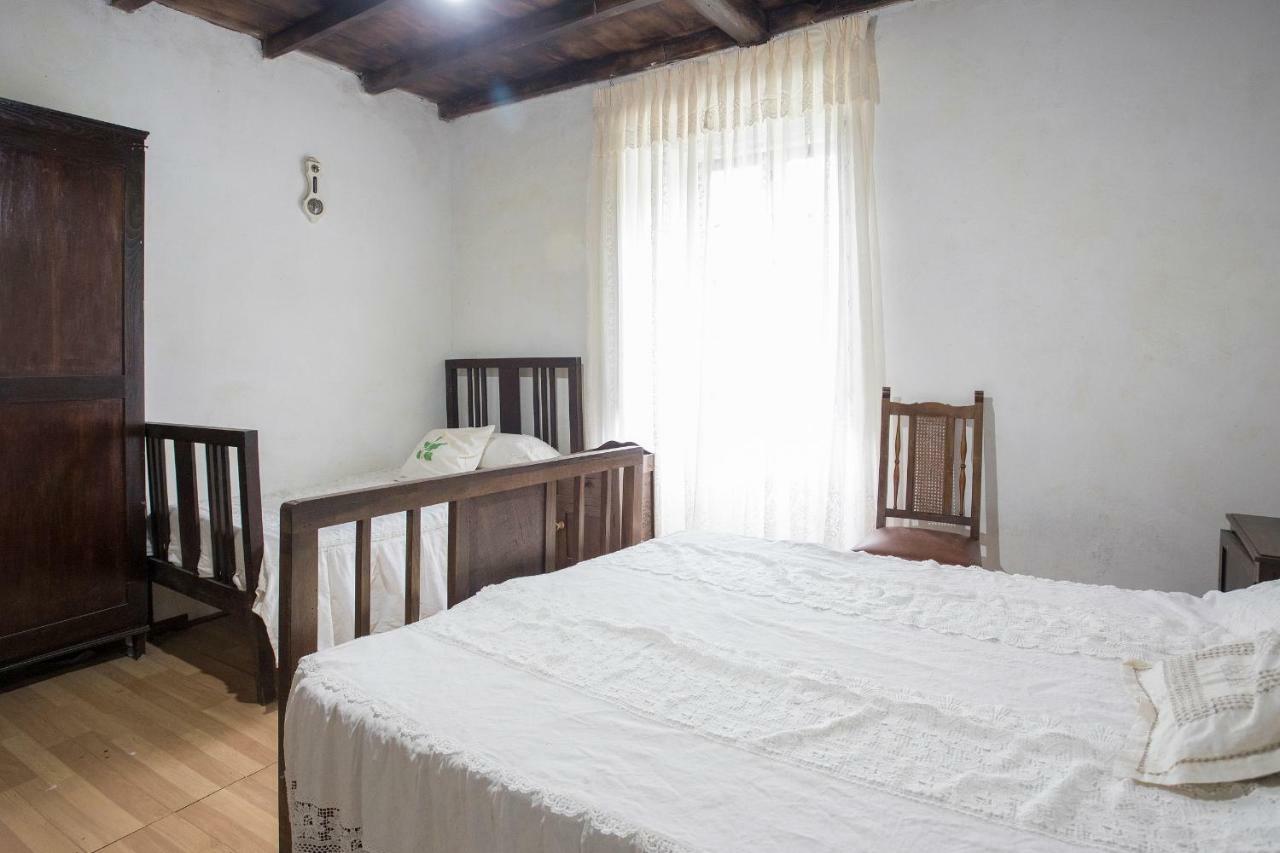 A Fonte Das Bodas Samos Bagian luar foto