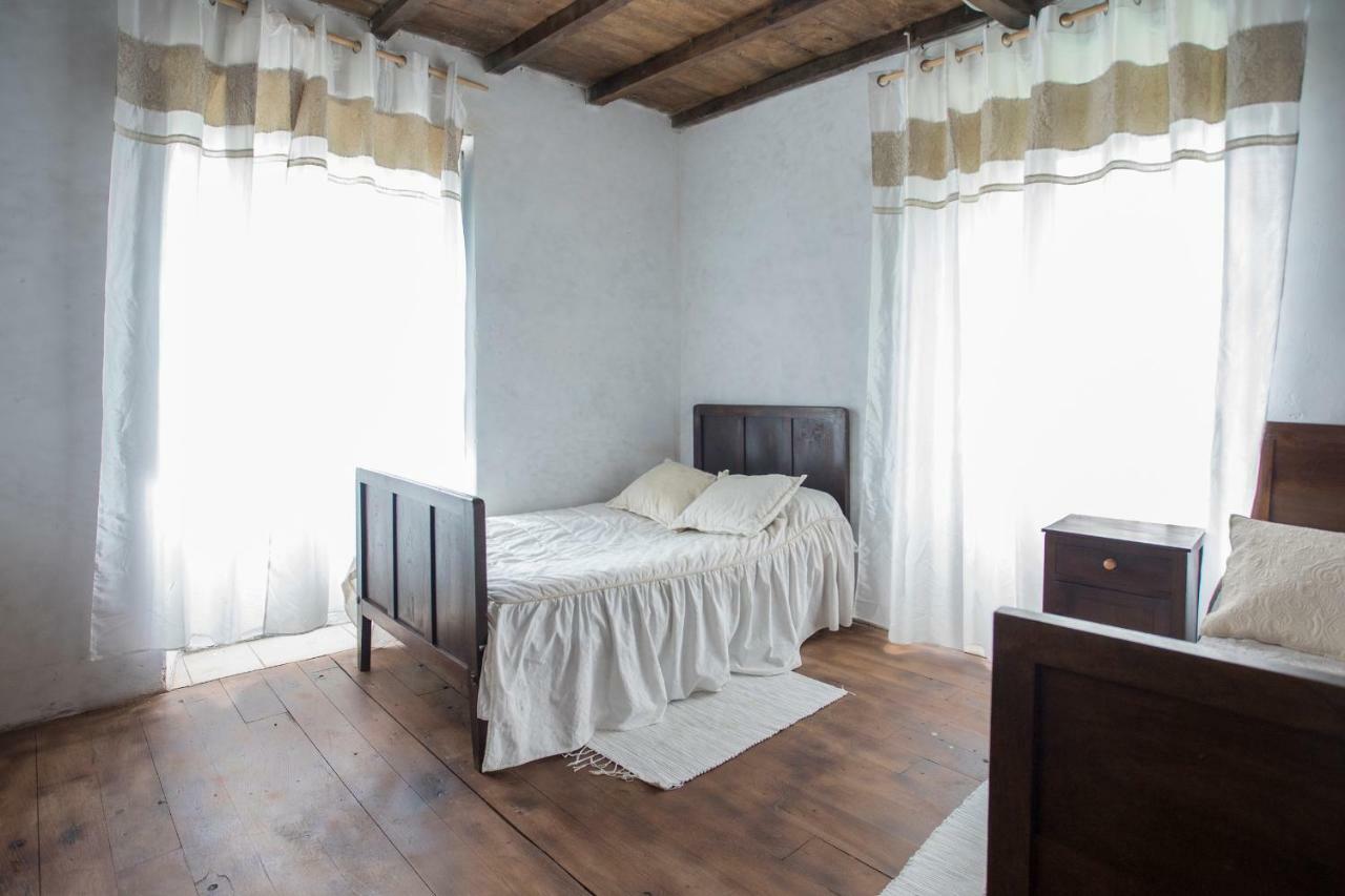 A Fonte Das Bodas Samos Bagian luar foto