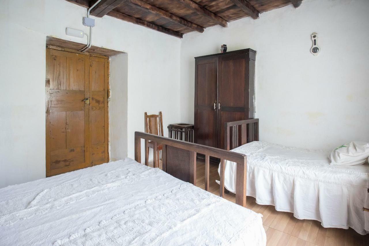 A Fonte Das Bodas Samos Bagian luar foto