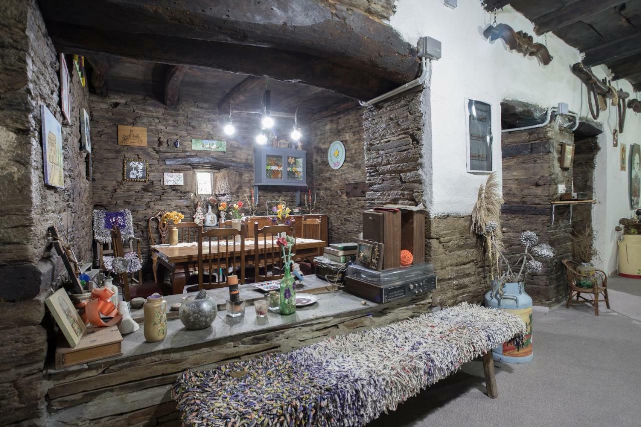A Fonte Das Bodas Samos Bagian luar foto