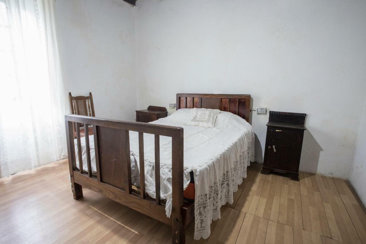 A Fonte Das Bodas Samos Bagian luar foto