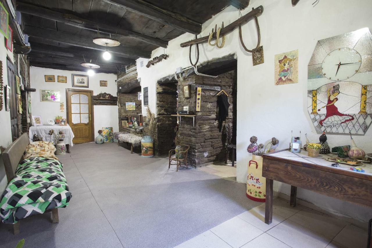 A Fonte Das Bodas Samos Bagian luar foto